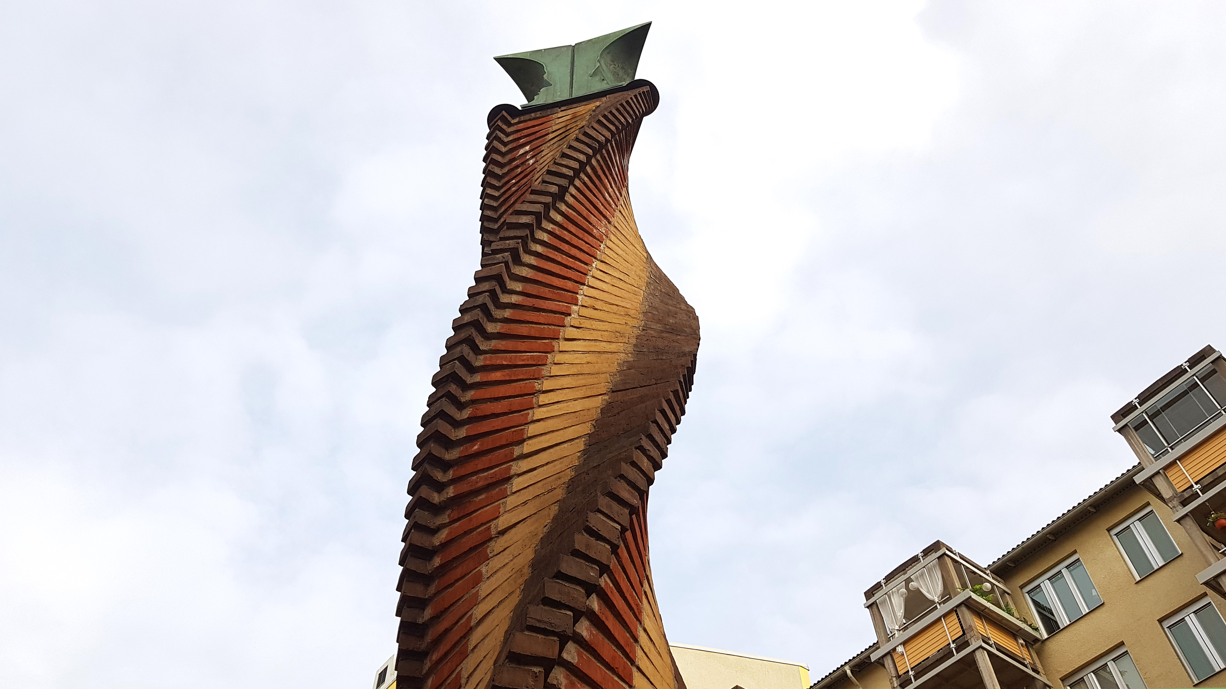 Kvarteret Svärdet, Ringvägen, Stockholm,1988–89