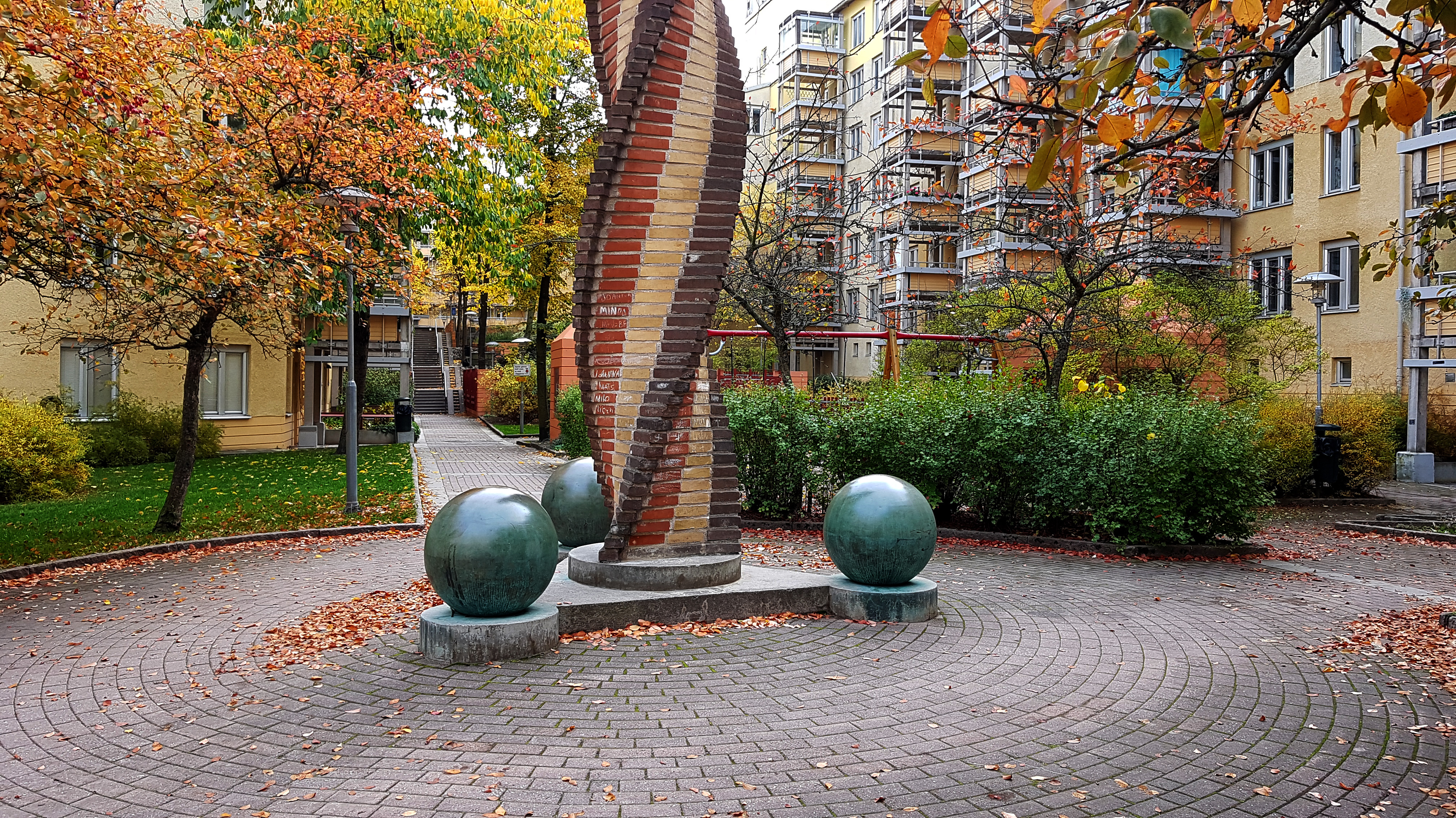 Kvarteret Svärdet, Ringvägen, Stockholm,1988–89
