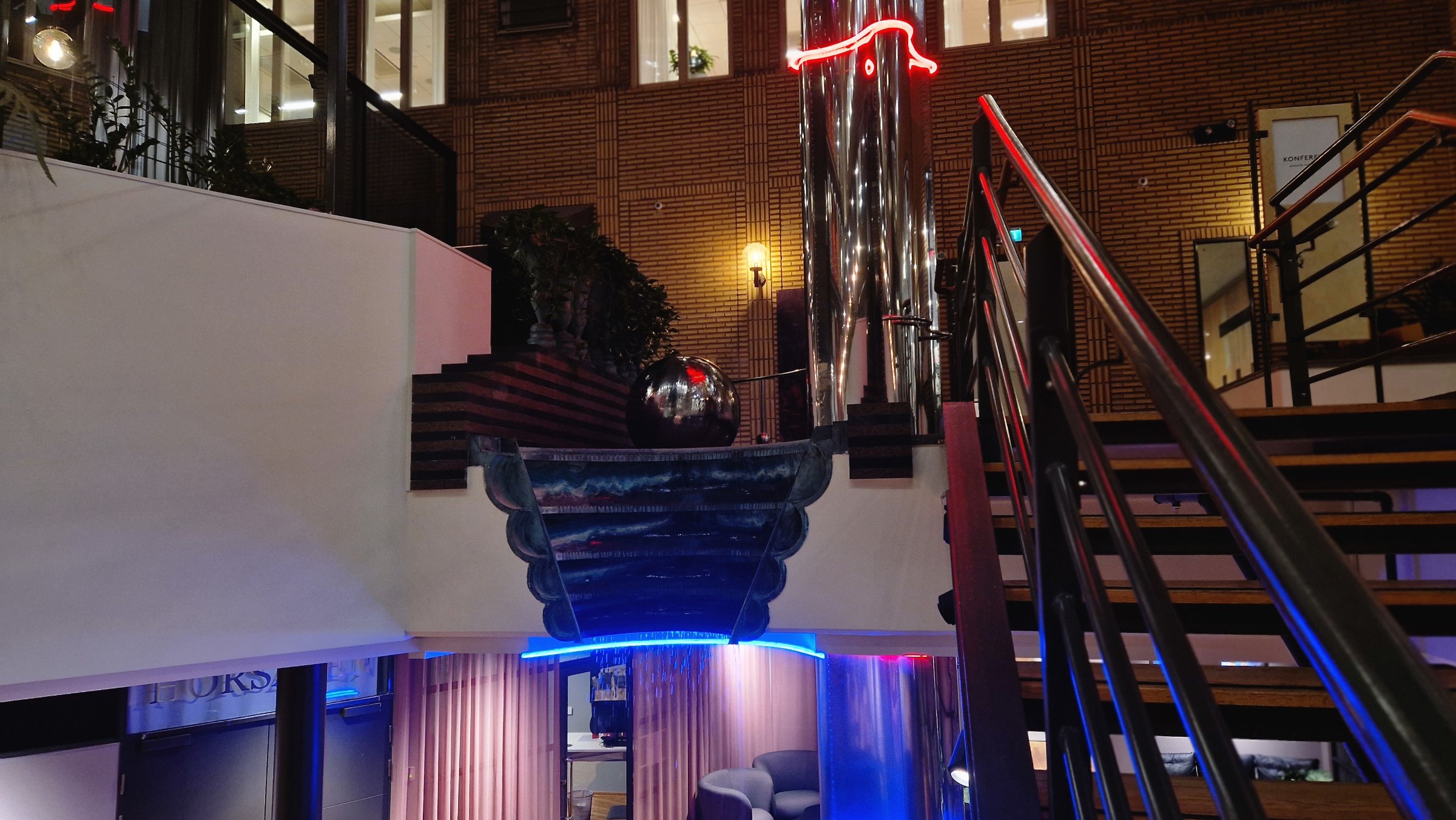 Bonniers kontorshus atriet – Torsgatan 21, Stockholm, 1995 — bild 12