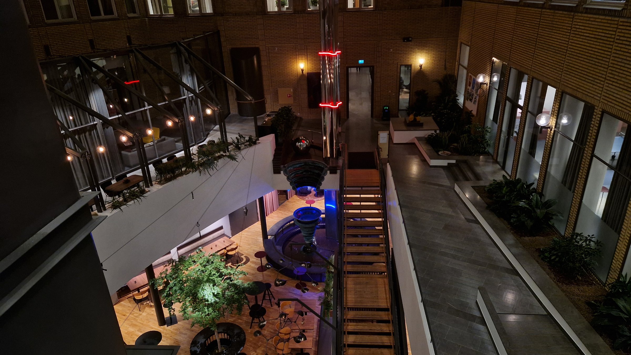 Bonniers kontorshus atriet – Torsgatan 21, Stockholm, 1995 — bild 15
