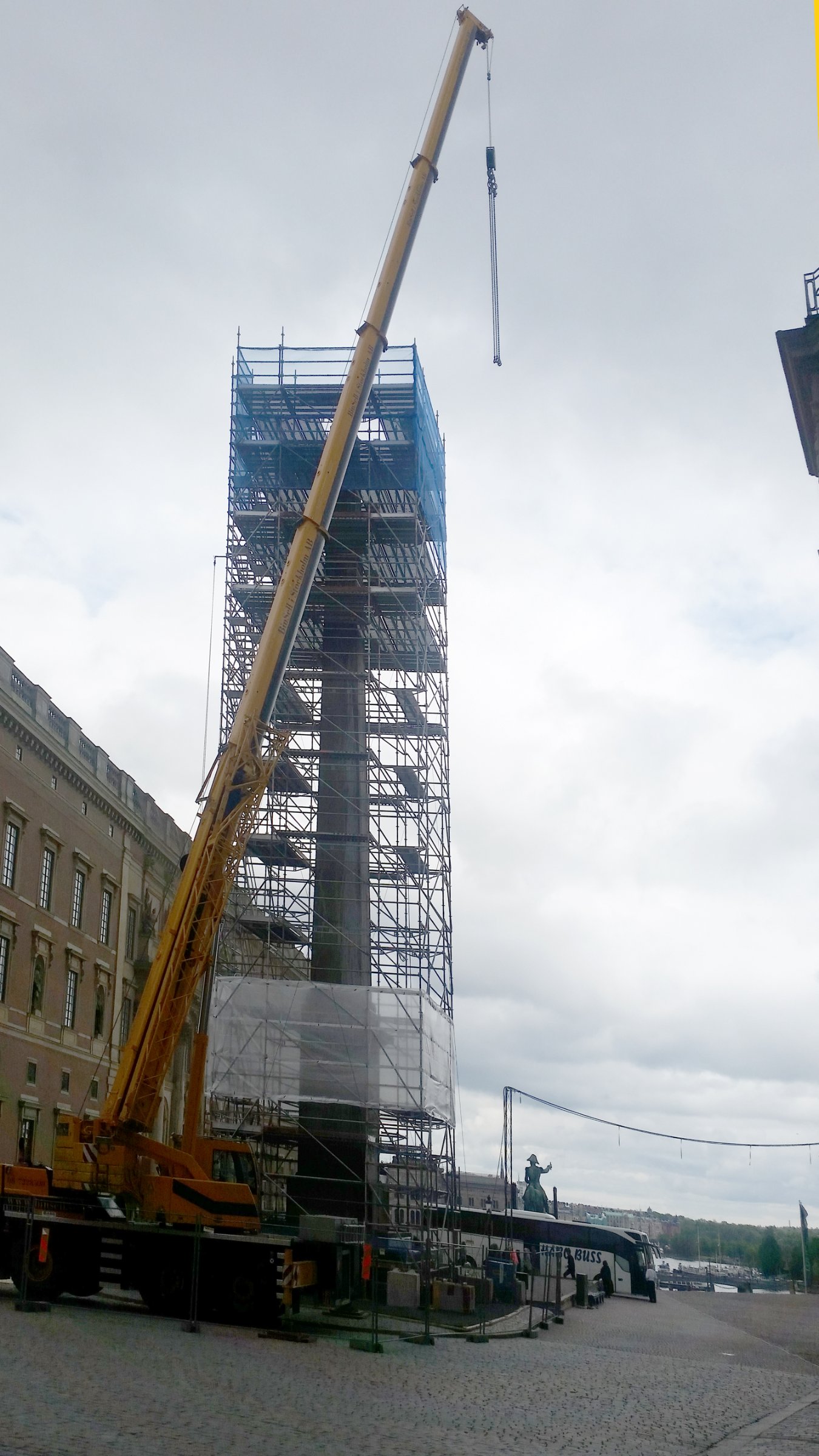 "Källan" med obelisk, Bonnierhuset, atrium, Torsgatan 21, Stockholm, 1995, 2024
