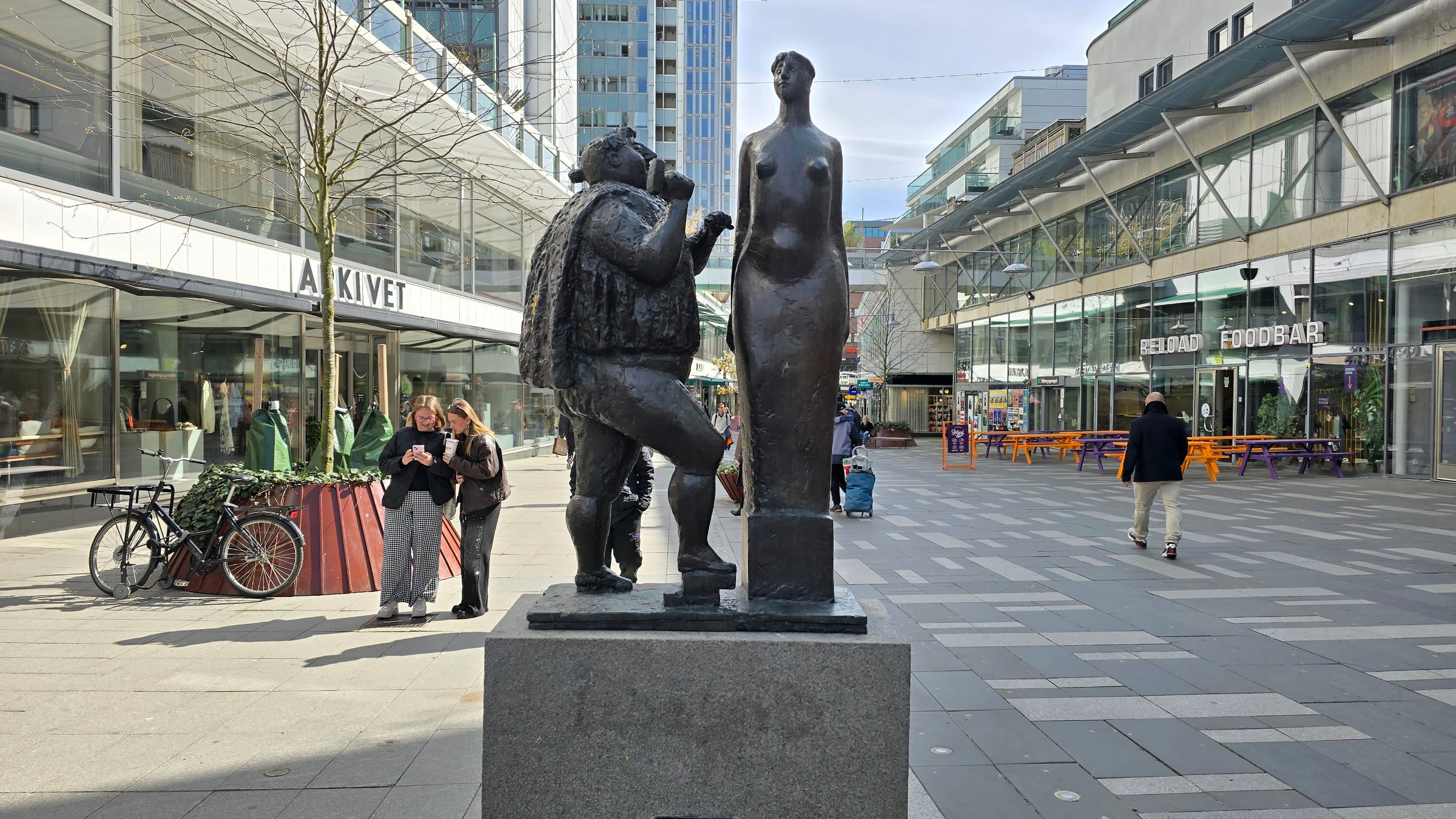 Sergels torg — Sergel monumentet, 1998