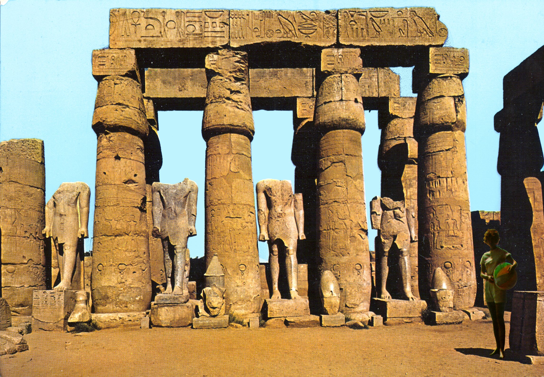 Ramses II:s peristylgård i det forntida Luxortemplet i Luxor, Egypten