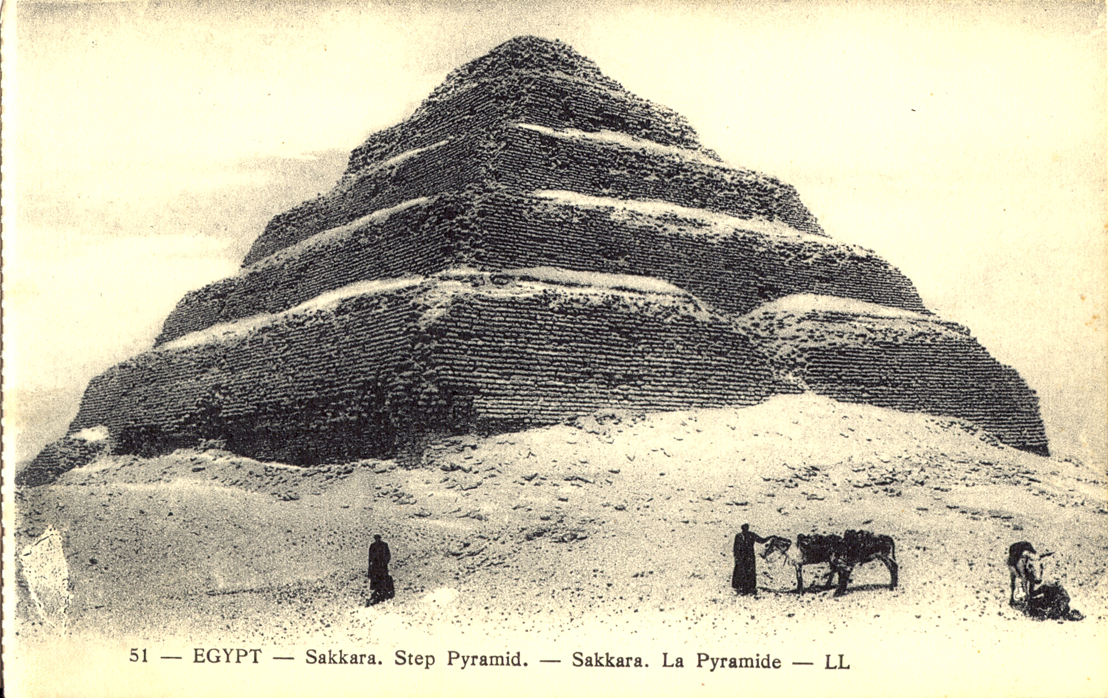 Sakkara-pyramiden i sex avsatser, 60 m, världens då åldsta byggnadm 2000 f.Kr. i uthuggen sten, Egypten