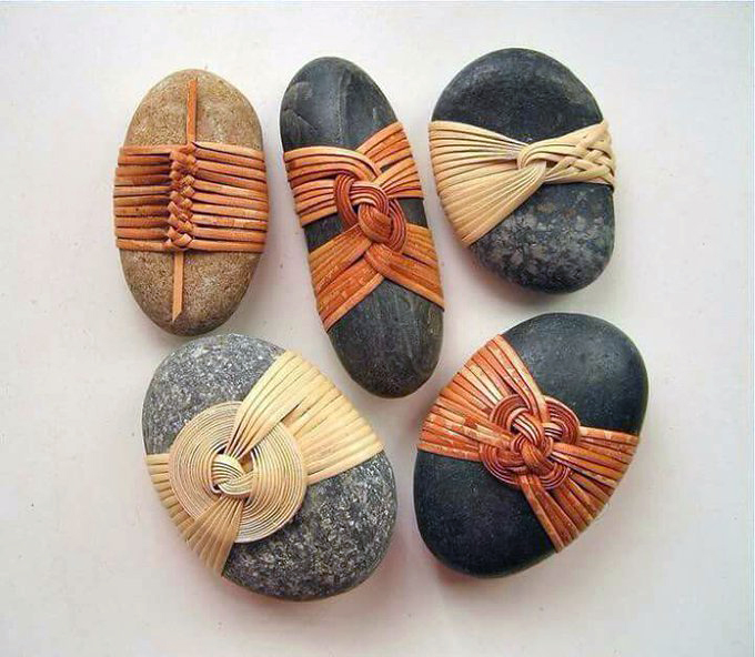 "Tied rocks", Shizu Okino