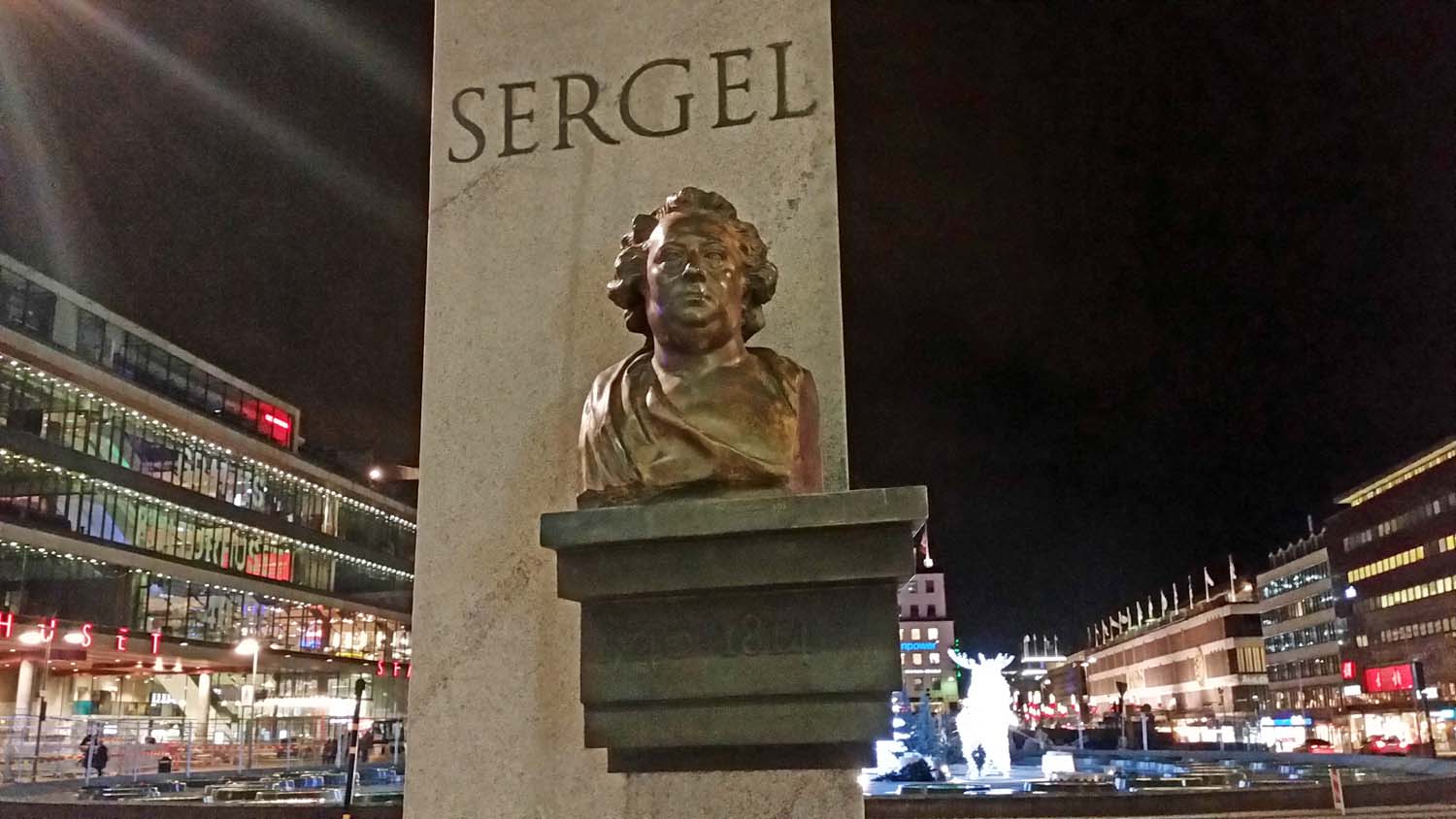 Sergels torg — Sergel monumentet, 1998
