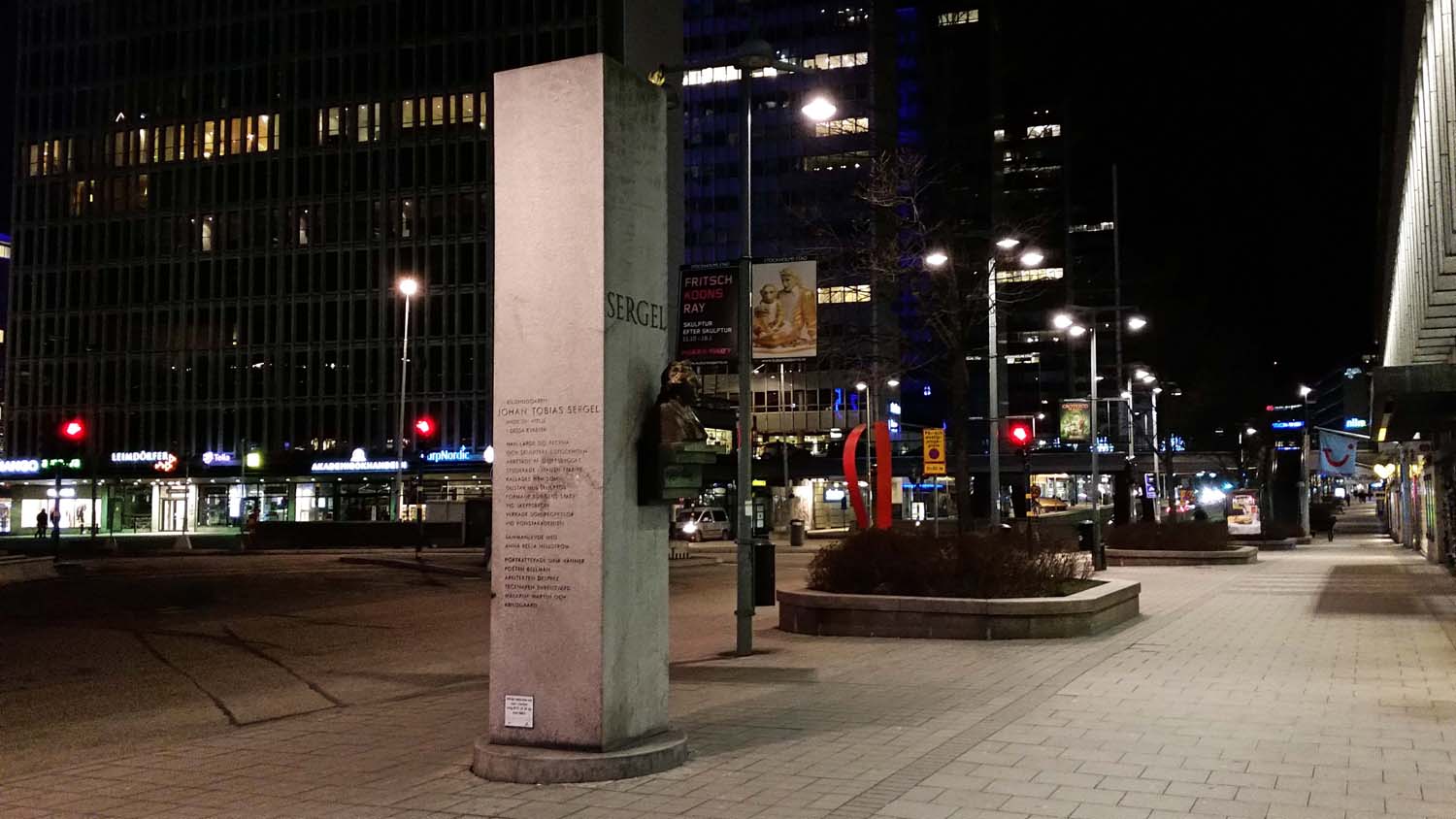 Sergels torg — Sergel monumentet, 1998