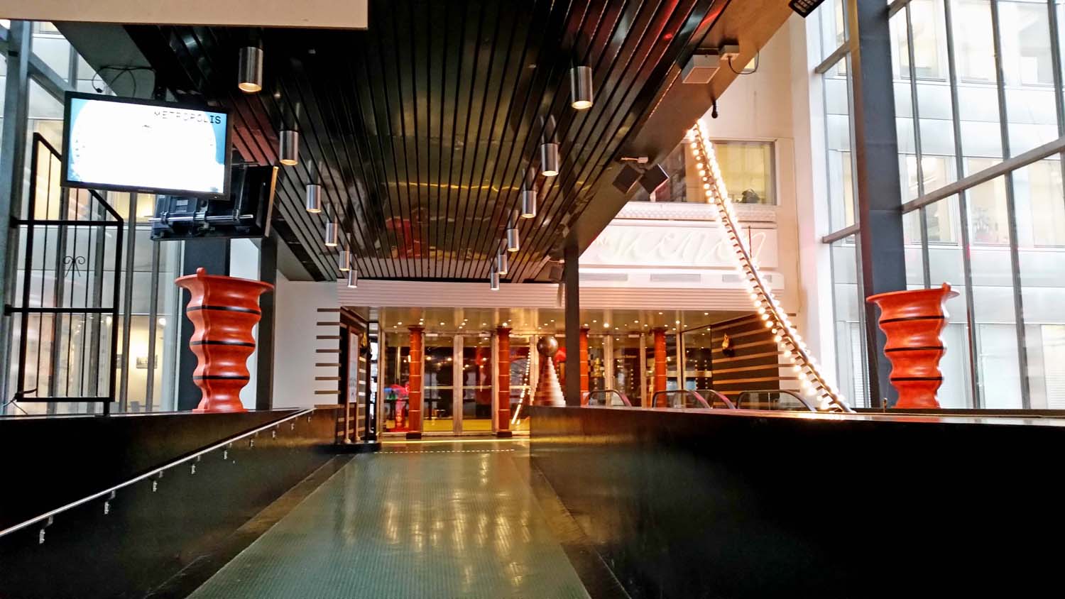 Förbindelsegång mellan Kulturhuset och Stadsteaterns Stora Scen Stockholm 1989-92
