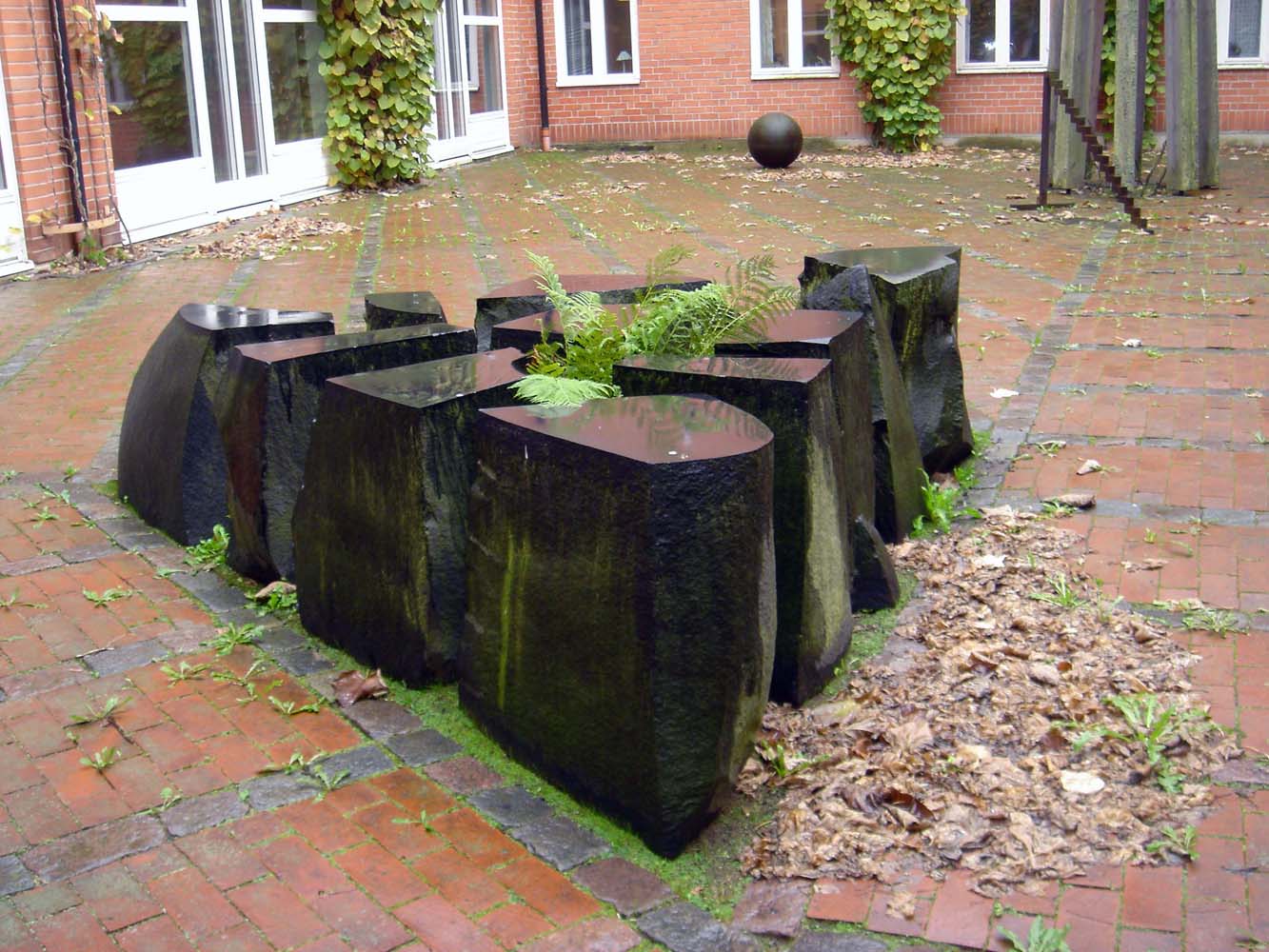 Länssjukhuset Vrinnevi – innergård Norrköping 1986