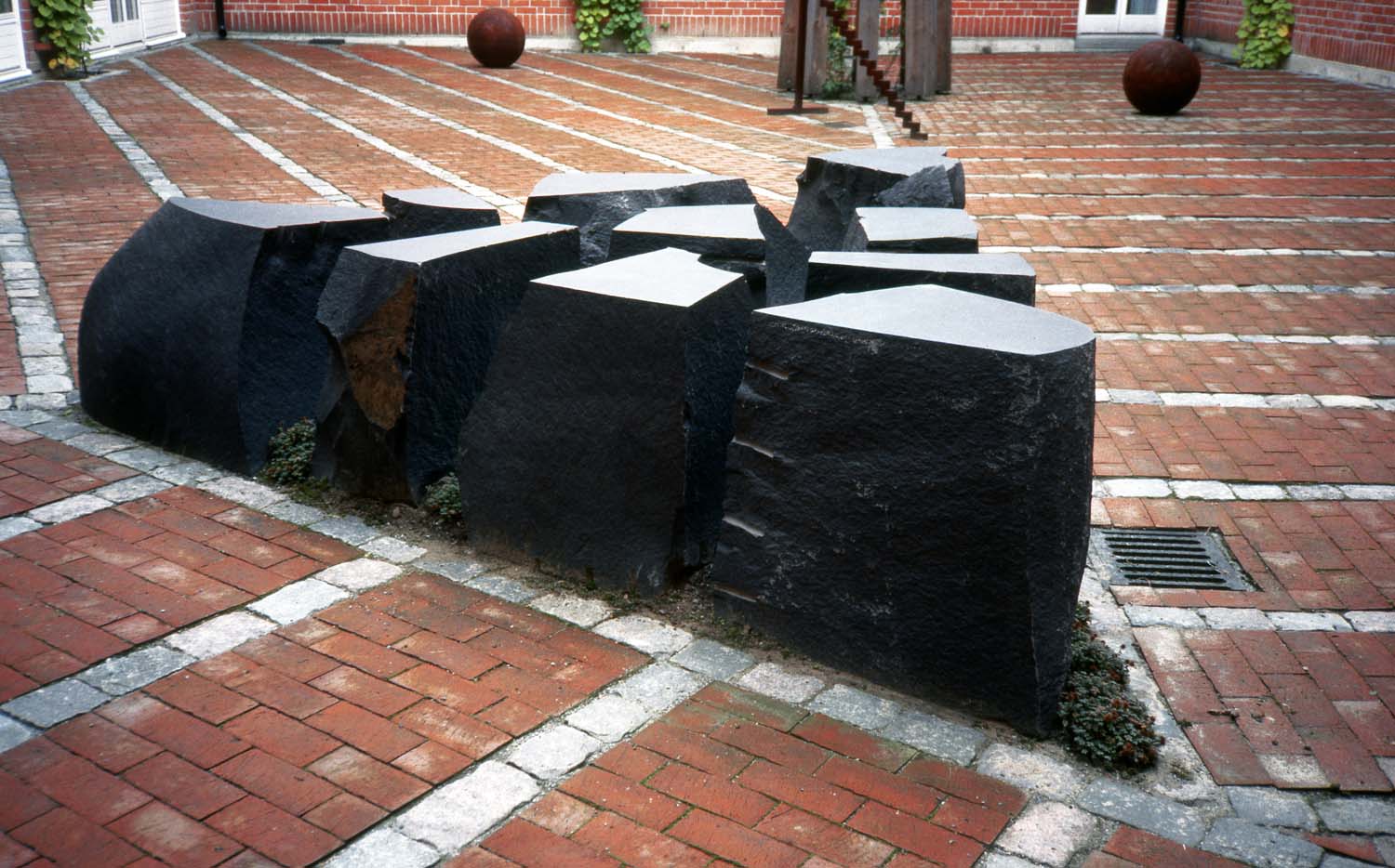 Länssjukhuset Vrinnevi – innergård Norrköping 1986