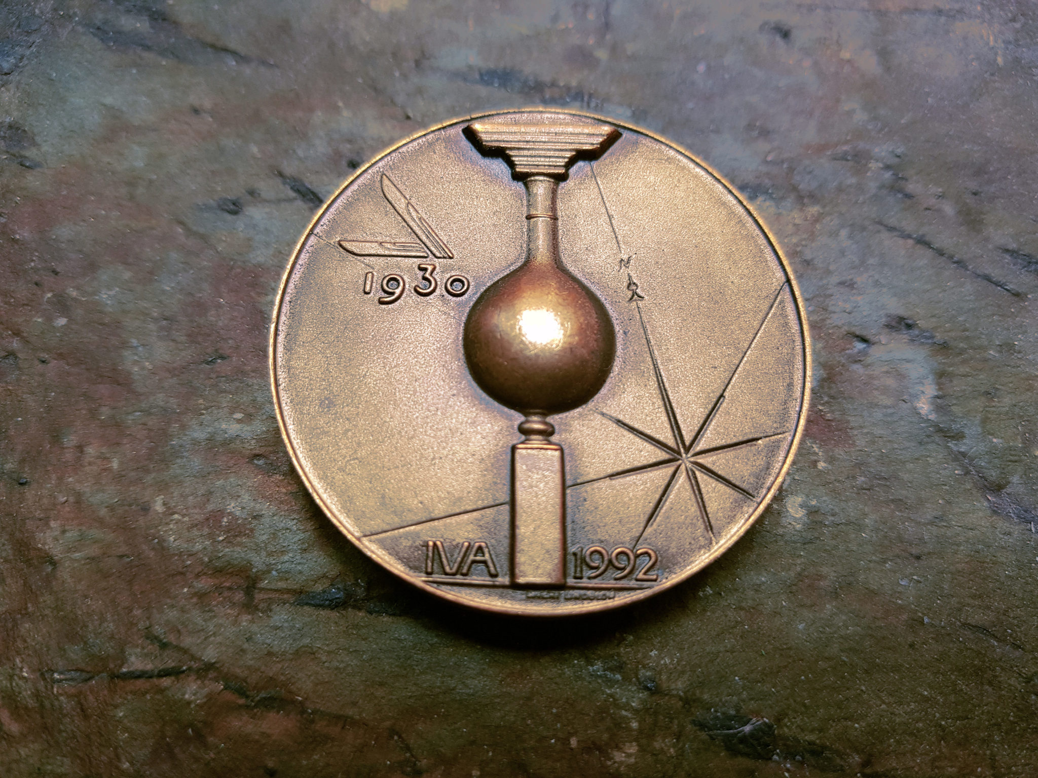 IVA medalj frånsida